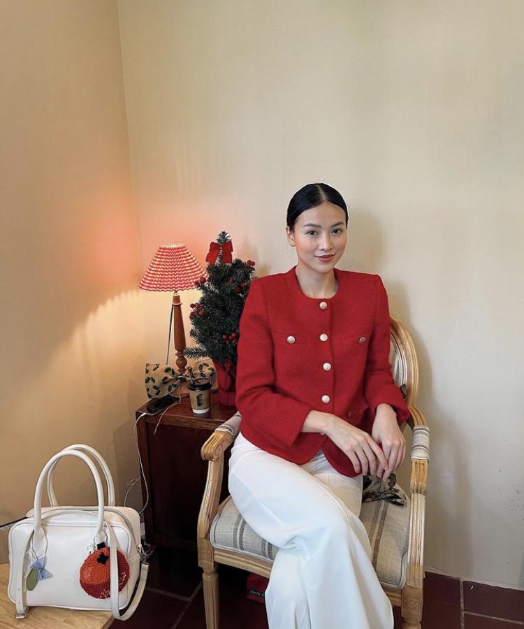 Mix đồ Giáng sinh với sắc đỏ gợi cảm như Chi Pu, Phương Khánh-7