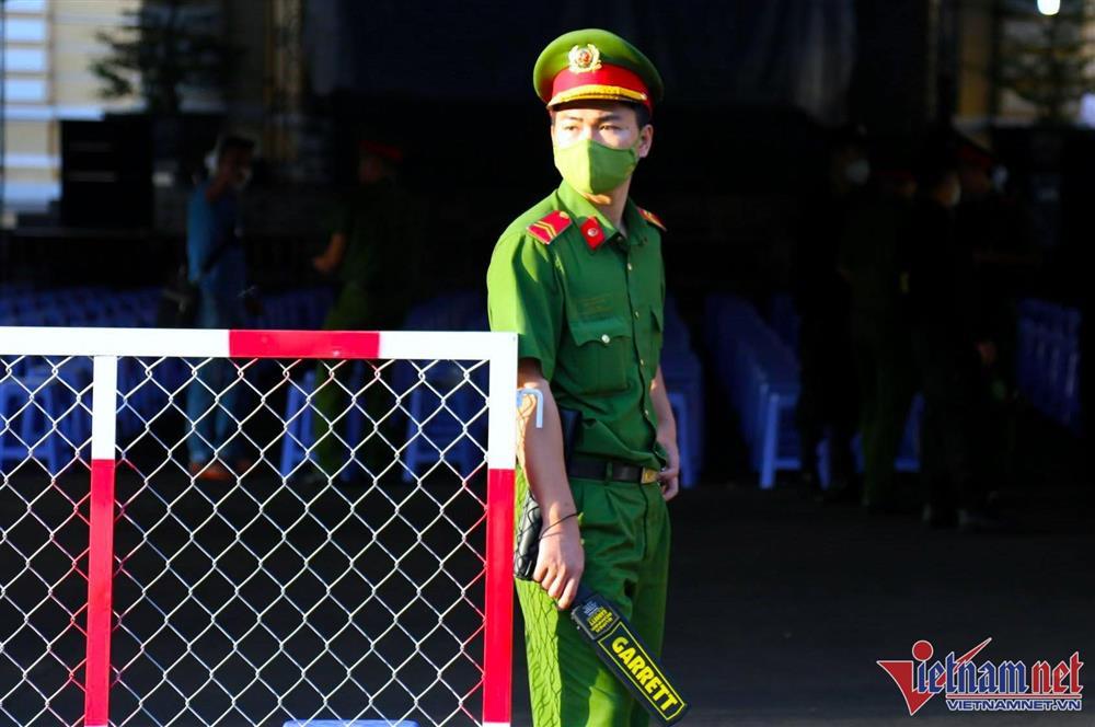 Hình ảnh phiên xét xử Chủ tịch Công ty địa ốc Alibaba, gần 4.000 bị hại-10