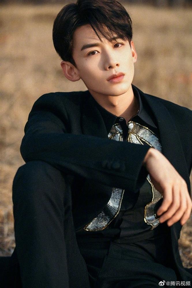 Mối quan hệ giữa Bạch Kính Đình và gia đình vợ tương lai-2