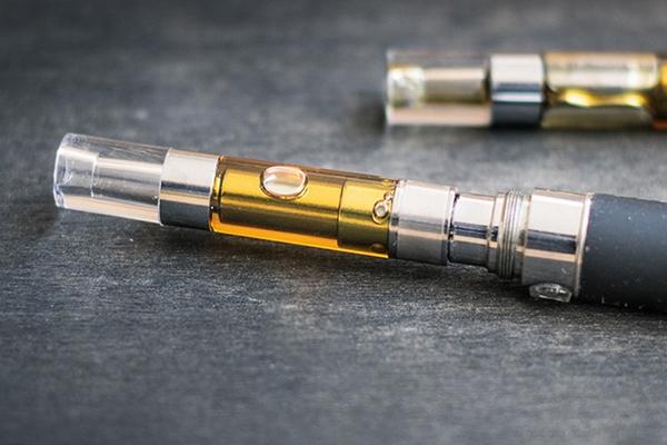 Đề xuất bổ sung xử phạt hành vi chứa chấp, sử dụng thuốc lá thế hệ mới-2