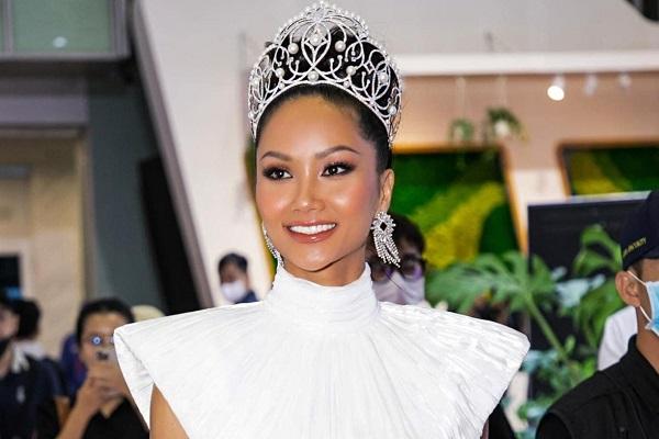 Miss Universe 2019 kỷ niệm đăng quang, hot lại ứng xử đỉnh của đỉnh-7