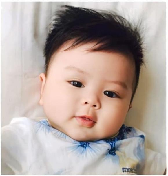 MC Tuấn Tú khoe ảnh về con trai mới sinh, gương mặt cực cute-1