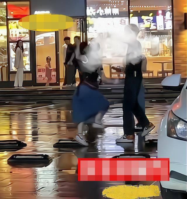 Cô gái tát bạn trai tới tấp vì ngoại tình, tiểu tam đứng xem điện thoại-3