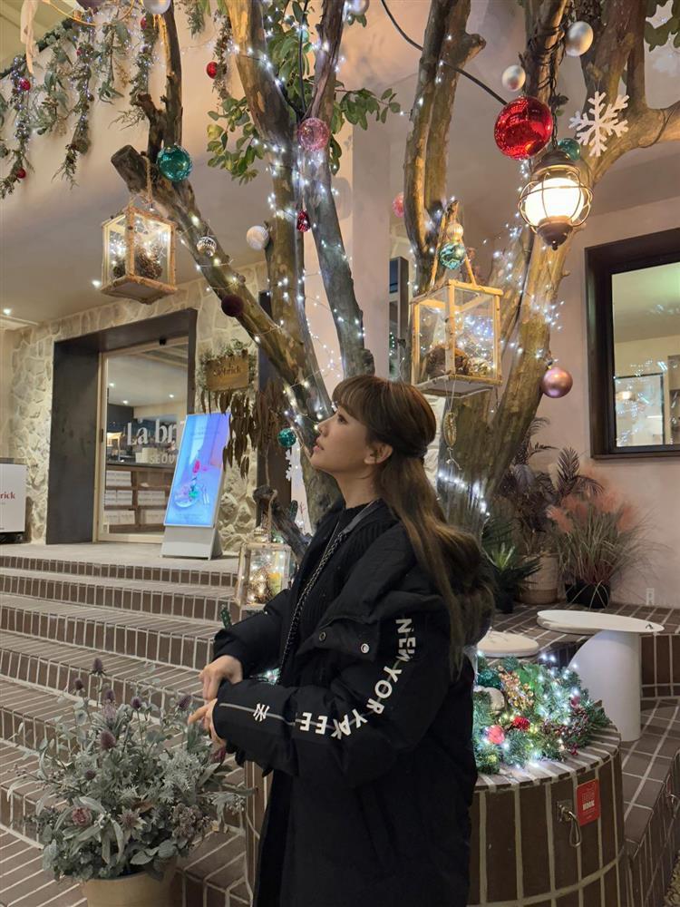 Tin showbiz Việt ngày 8/12: Nhà đẻ hỗ trợ Phạm Quỳnh Anh chăm con-2