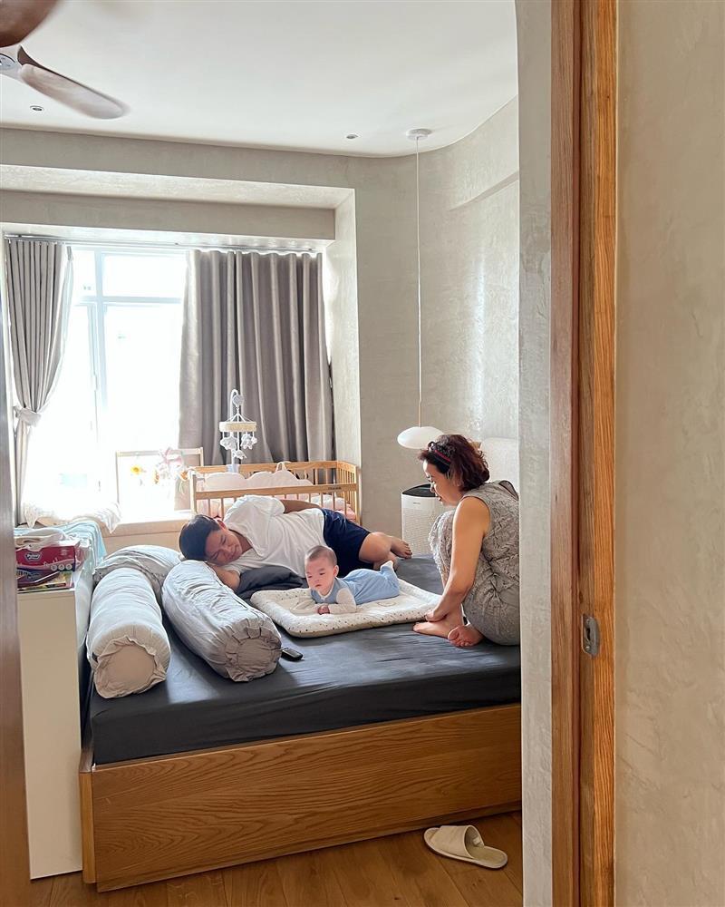 Tin showbiz Việt ngày 8/12: Nhà đẻ hỗ trợ Phạm Quỳnh Anh chăm con-1