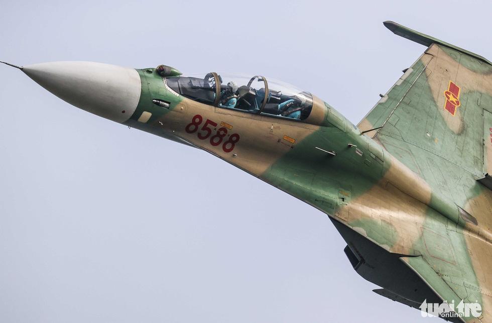 Mãn nhãn xem Hổ mang chúa Su-30MK2 trình diễn-7