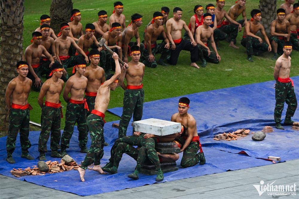 Mãn nhãn xem Hổ mang chúa Su-30MK2 trình diễn-14