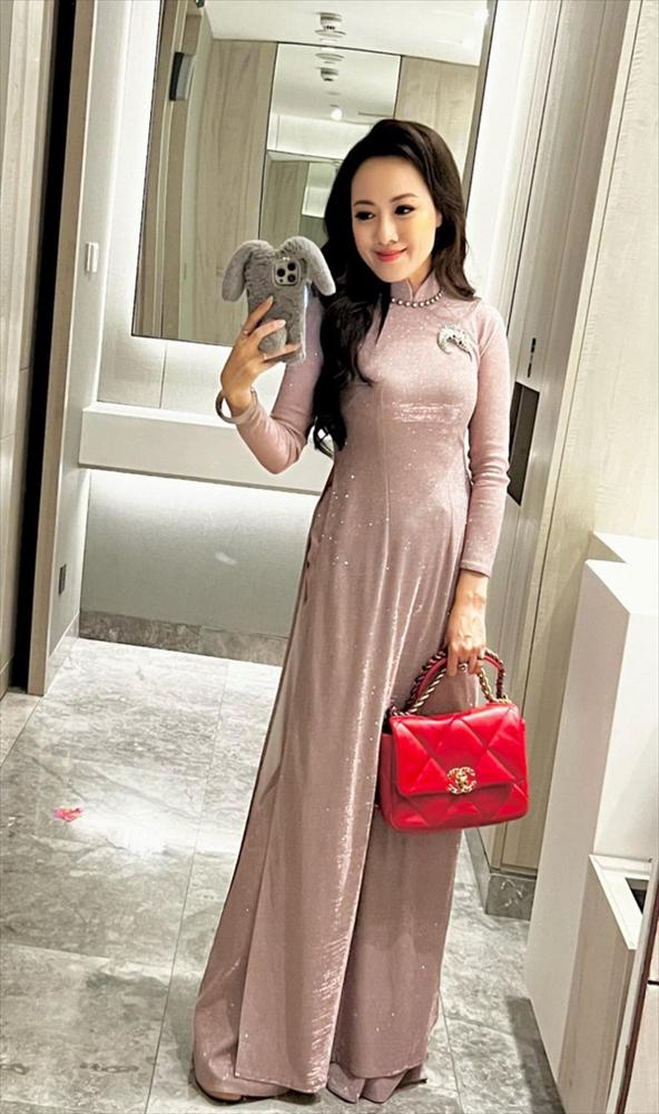 MC Hoài Anh bạo tay chi tiền mua túi hiệu bằng cả gia tài-3