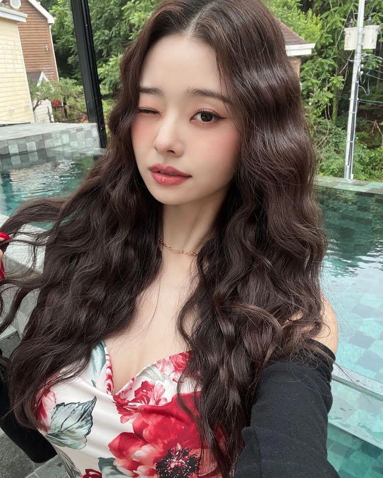 Bản sao Jennie ra sao gần 1 năm bị tẩy chay?-1