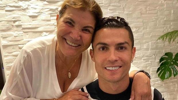 Cuộc đời đầy nước mắt của mẹ Ronaldo-1