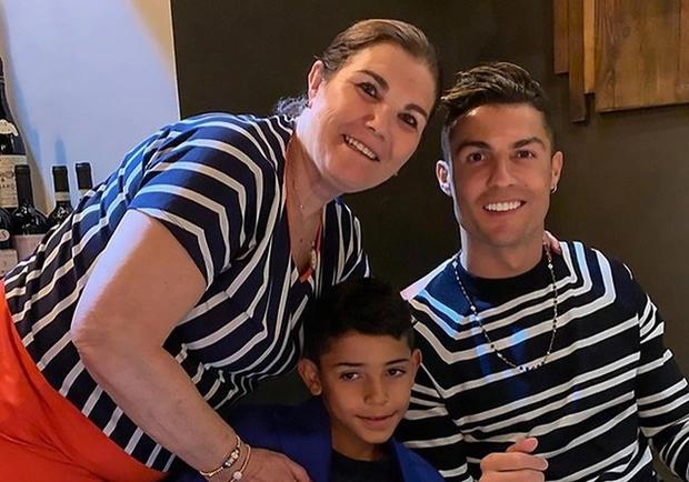 Cuộc đời đầy nước mắt của mẹ Ronaldo-2