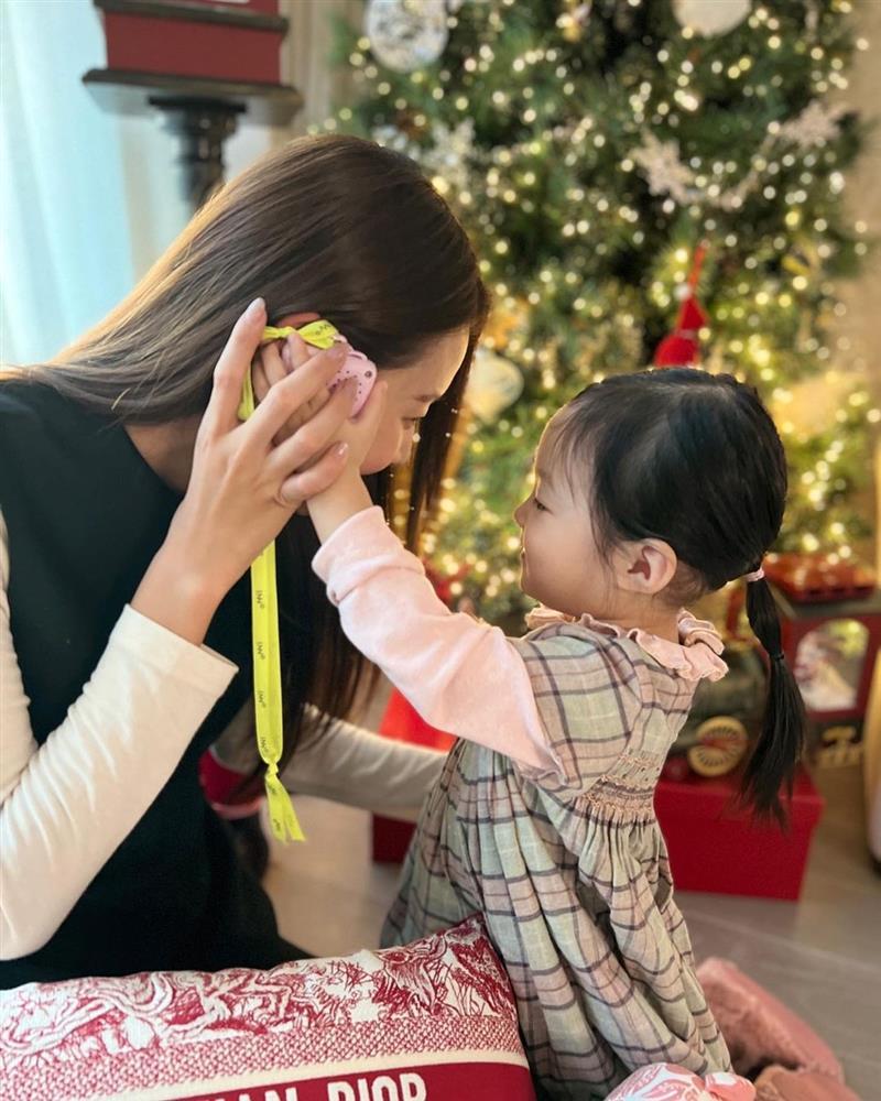 Miss Earth 2022 khoe sắc ở quê nhà, không son phấn có còn đẹp?-2