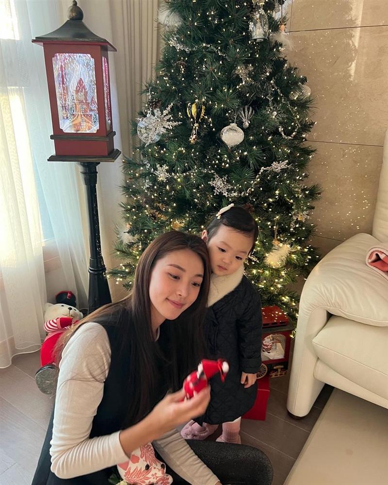 Miss Earth 2022 khoe sắc ở quê nhà, không son phấn có còn đẹp?-1