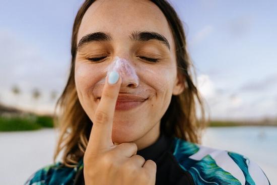 Bạn đã biết thoa kem chống nắng bao nhiêu là đủ?