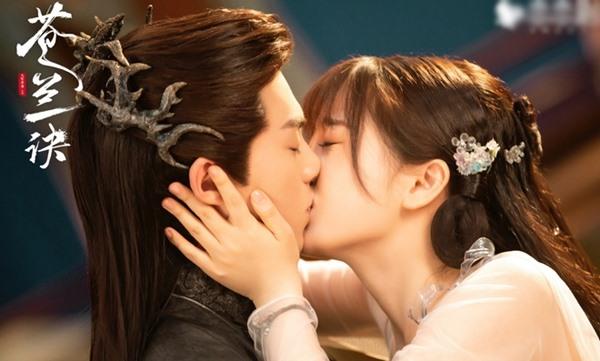 Nụ hôn nóng bỏng của Lưu Diệc Phi và Trần Hiểu gây sốt-7