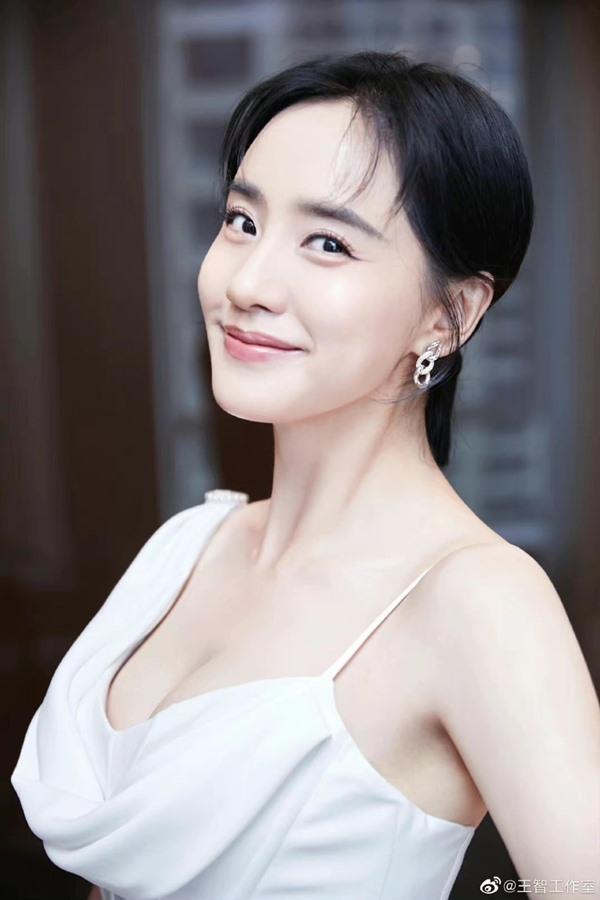 2 người tình màn ảnh của ông hoàng phòng vé 89 nghìn tỷ vượt mặt Thành Long-2