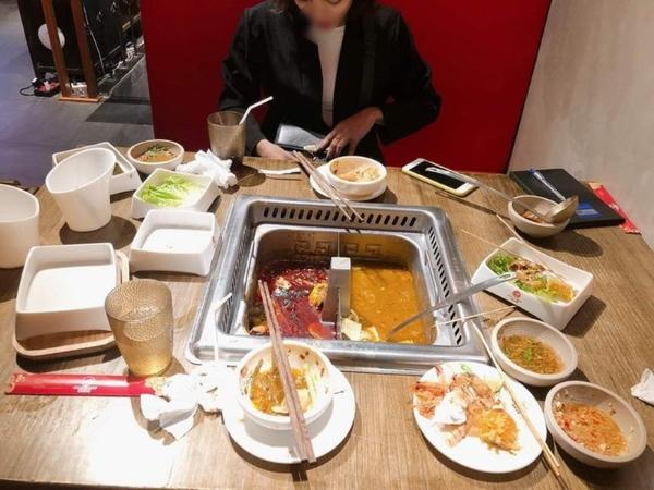 Thiếu gia rủ bạn gái đi hẹn hò, ăn xong bùng luôn hóa đơn 1 triệu-1