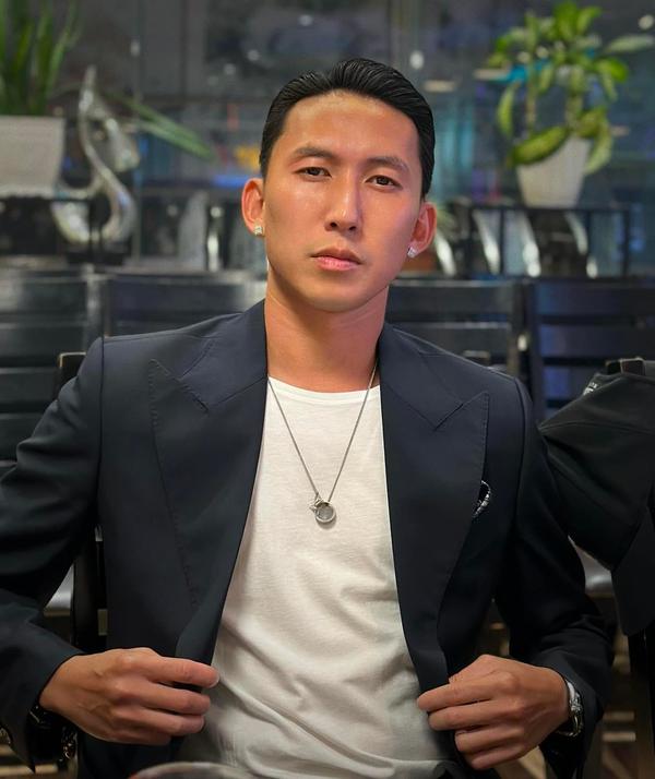 Ngoại hình điển trai cầu thủ được ví David Beckham Việt Nam-4