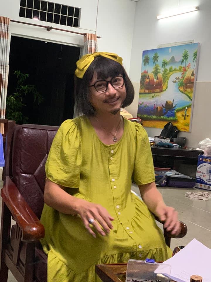 ình ảnh "cô gái có râu" của Hứa Minh Đạt khiến ai nấy không nhịn được cười, cho rằng "xấu đau xấu đớn".