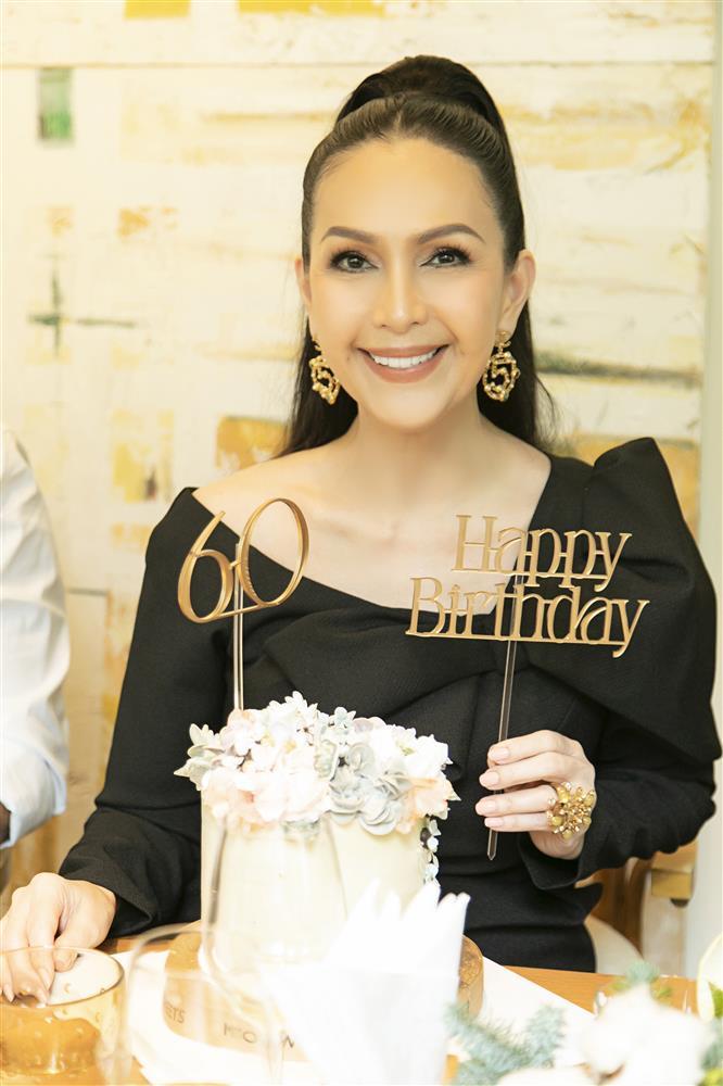Diễm My 6X đón tuổi mới cực sang chảnh bên chồng đại gia-5