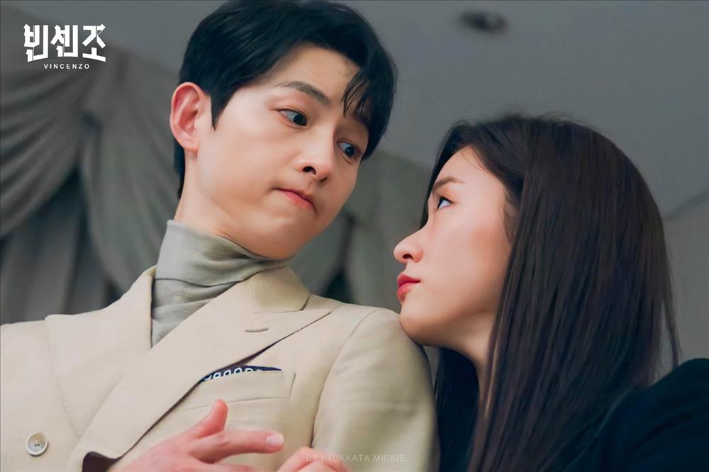 Song Joong Ki tương tác với Shin Hyun Bin thua xa các bạn diễn nữ cũ-9