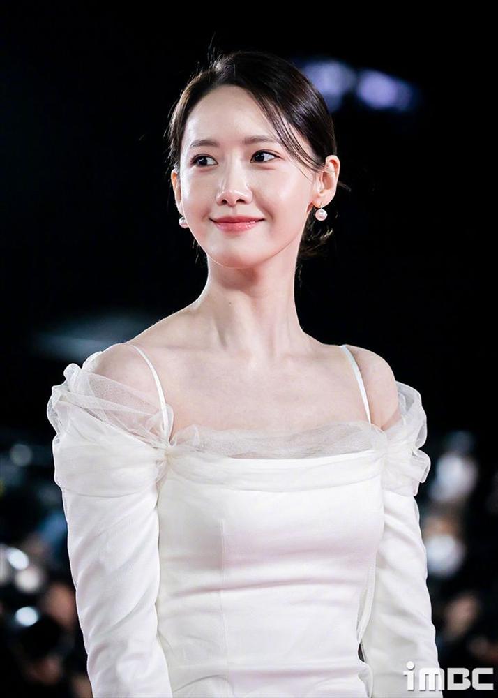 Yoona SNSD tăng 8 kg nhưng vẫn nhận mưa lời khen