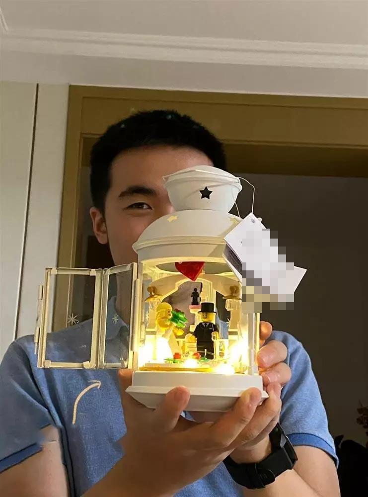 Cuộc sống hiện tại Thánh ăn công sở nổi đình đám 5 năm trước-6