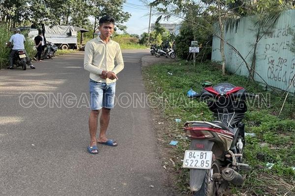 Gã trai ép xe ven đường, giở trò đồi bại với phụ nữ-1