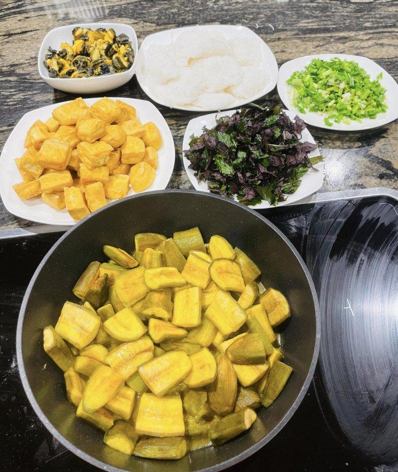 Lã Thanh Huyền nấu món ấm lòng ngày lạnh khiến bạn bè phát thèm-2