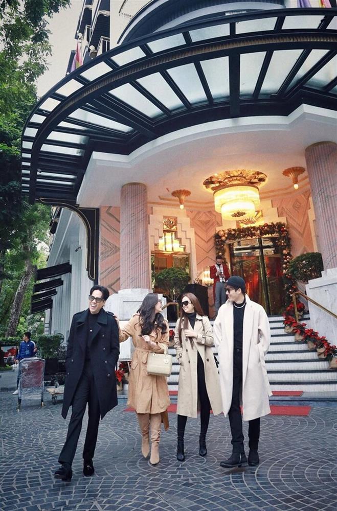 Đình Tú - Huyền Lizzie diện đồ ton sur ton, fan được dịp đẩy thuyền-2