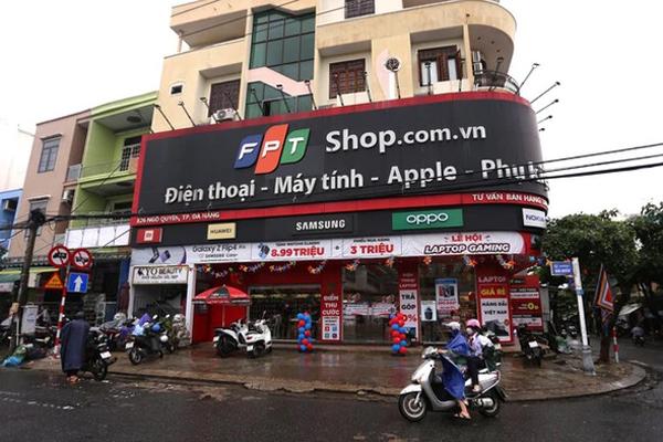 Vụ FPT Shop bị trộm: Camera ghi lại cảnh nam thanh niên phá cửa trong 20 giây-1