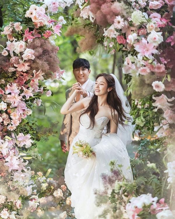 Ảnh cưới của Ji Yeon (T-ara) và cầu thủ bóng chày-9