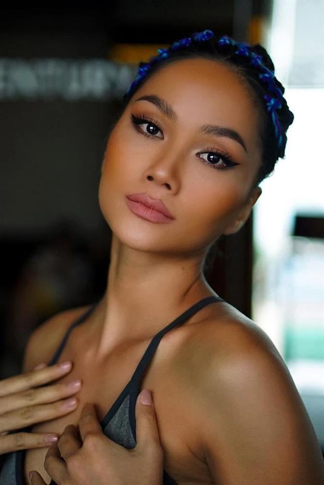 HHen Niê ngầm phủ nhận tin đồn bơm môi dày như Tây-8