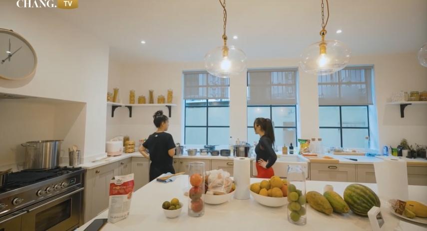 Choáng ngợp cơ ngơi nhà vợ Chi Bảo ở Anh-22