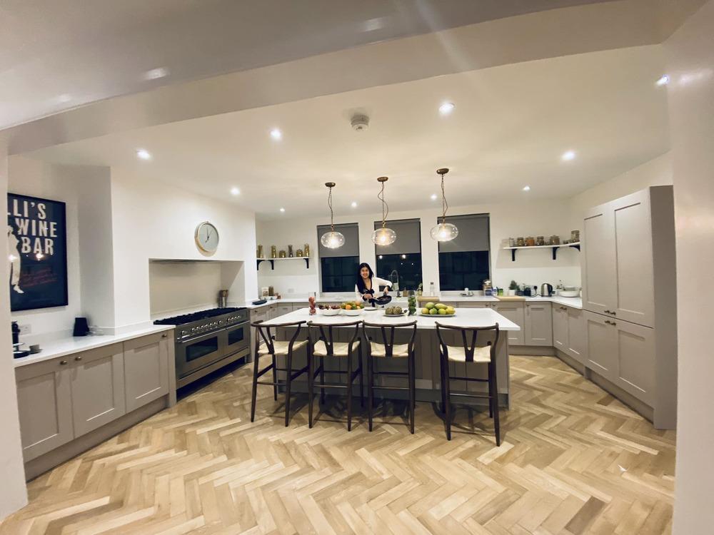 Choáng ngợp cơ ngơi nhà vợ Chi Bảo ở Anh-21