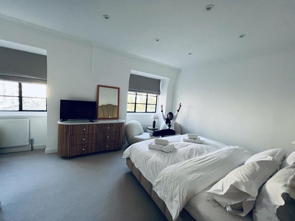 Choáng ngợp cơ ngơi nhà vợ Chi Bảo ở Anh-19