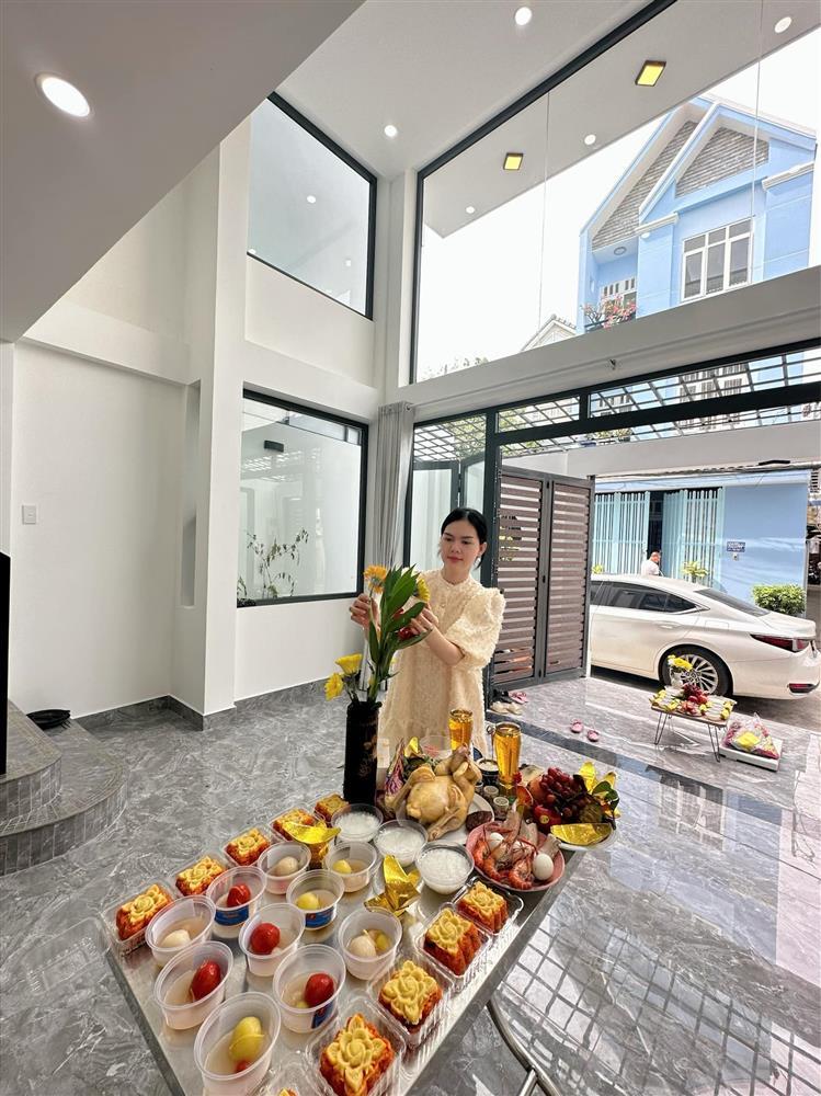 Ngọc Trinh khoe nhà mới sang xịn sau sóng gió đời tư-1