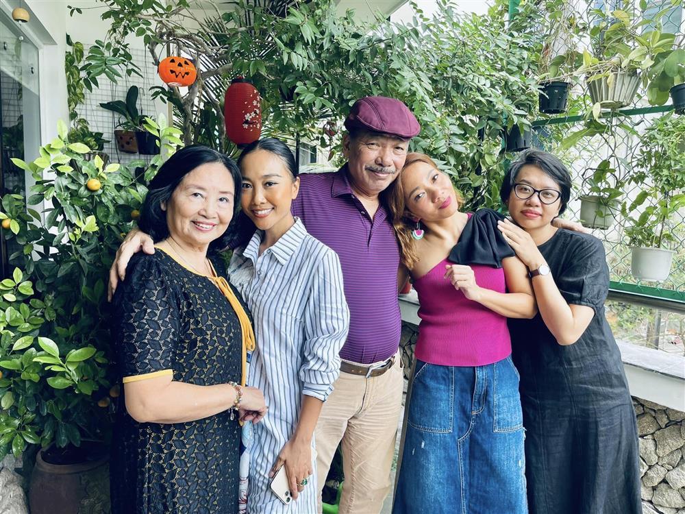 Tin showbiz Việt ngày 10/12: Đoan Trang đi thăm nhạc sĩ Trần Tiến-6