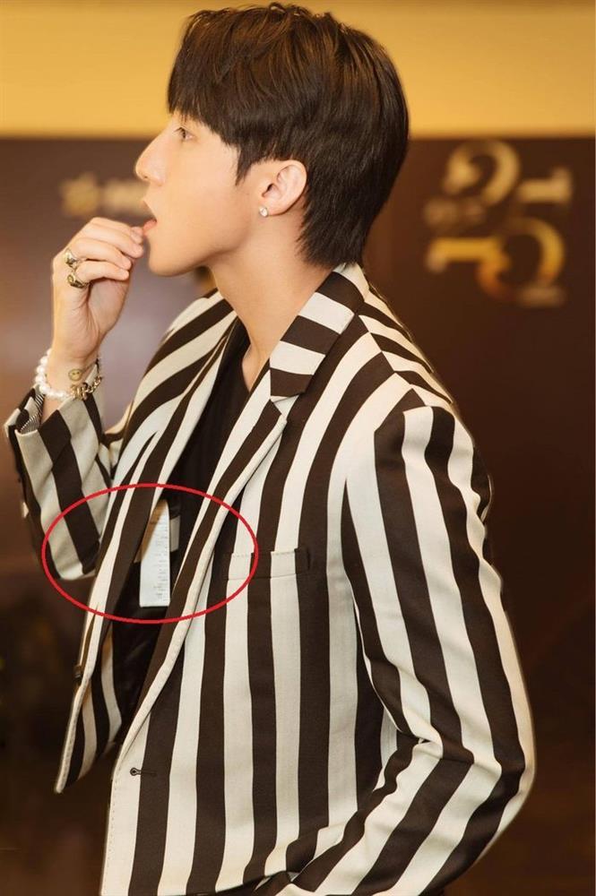 Sau Thùy Tiên, đến Lan Ngọc mặc quần còn nguyên mác ra đường-11