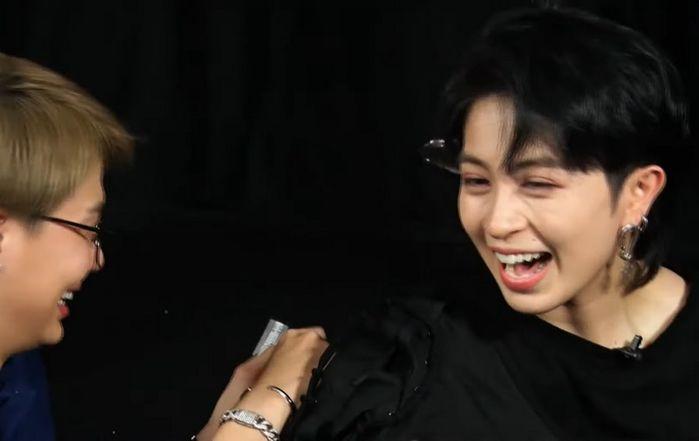 Sau Thùy Tiên, đến Lan Ngọc mặc quần còn nguyên mác ra đường-12