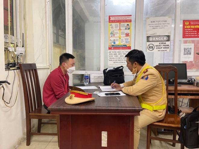 Danh tính tài xế ôtô điên tông liên hoàn ở phố Bạch Mai-1