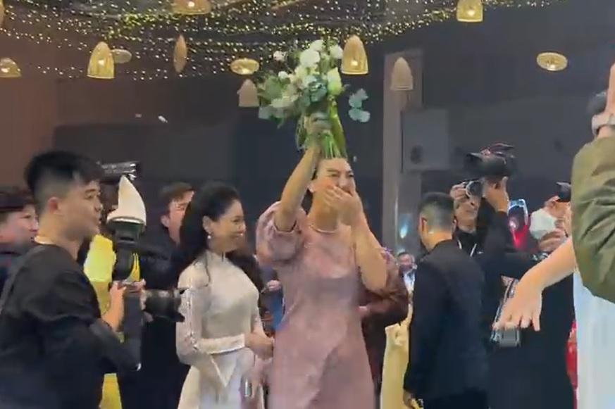 Mẹ đơn thân nổi tiếng bắt được hoa cưới Ngọc Hân-5