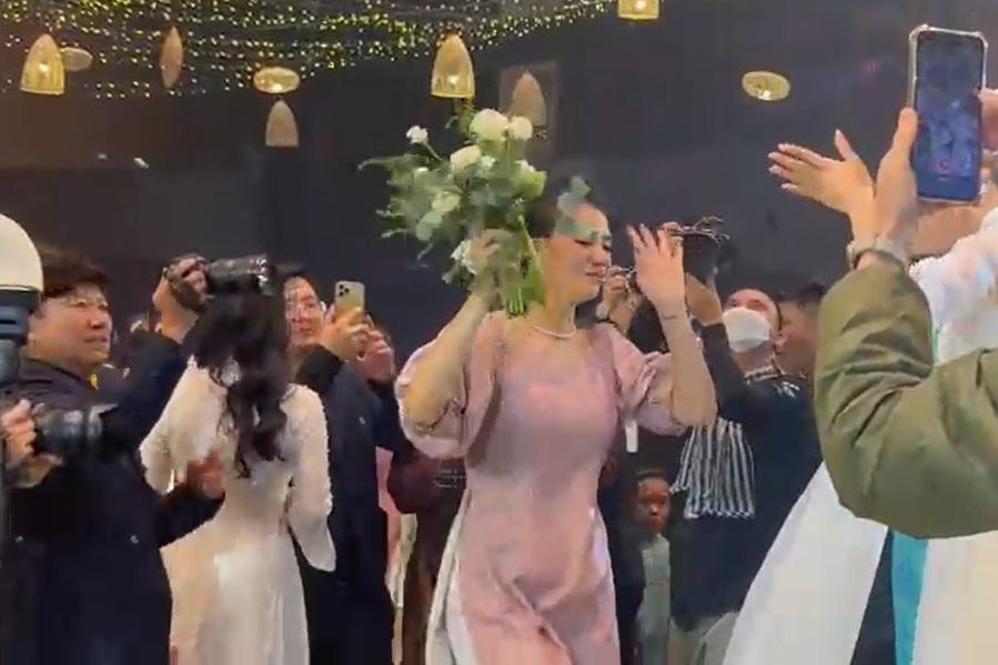 Mẹ đơn thân nổi tiếng bắt được hoa cưới Ngọc Hân-6