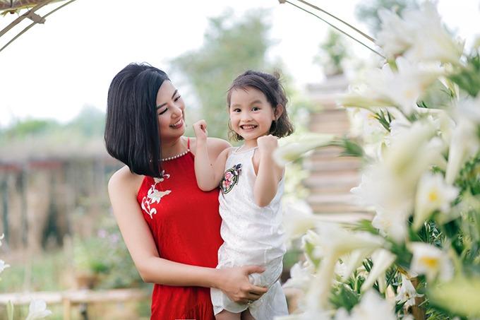 Mẹ đơn thân nổi tiếng bắt được hoa cưới Ngọc Hân-12