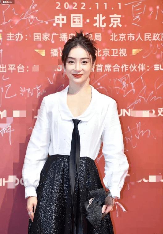 Triệu Lệ Dĩnh, Dương Mịch không níu kéo được nét thanh xuân-6