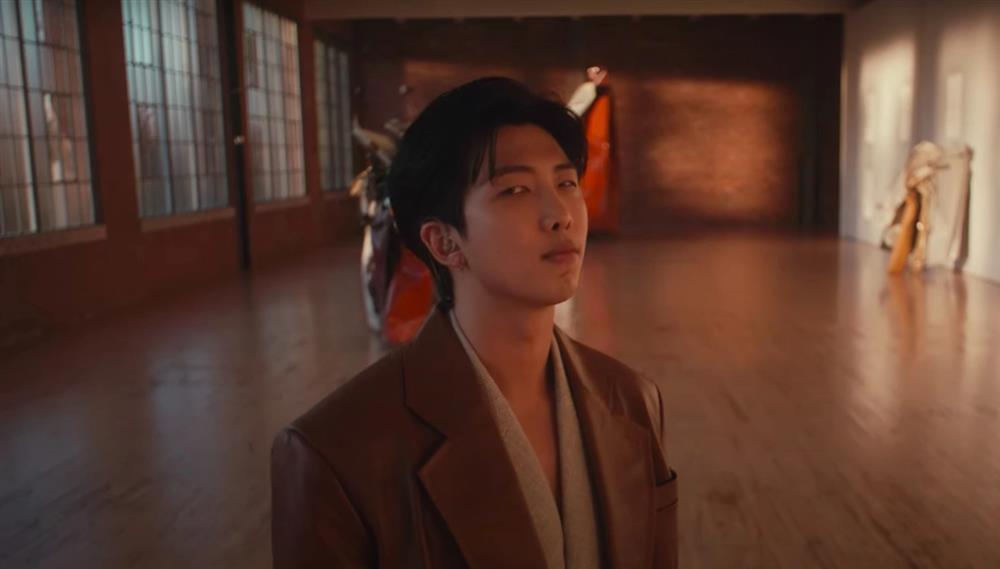 Jungkook trình diễn tại World Cup khiến album solo của trưởng nhóm BTS bị ảnh hưởng?-2