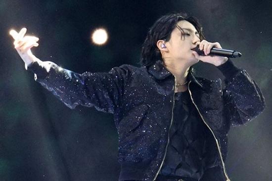 Jungkook trình diễn tại World Cup khiến album solo của trưởng nhóm BTS bị ảnh hưởng?