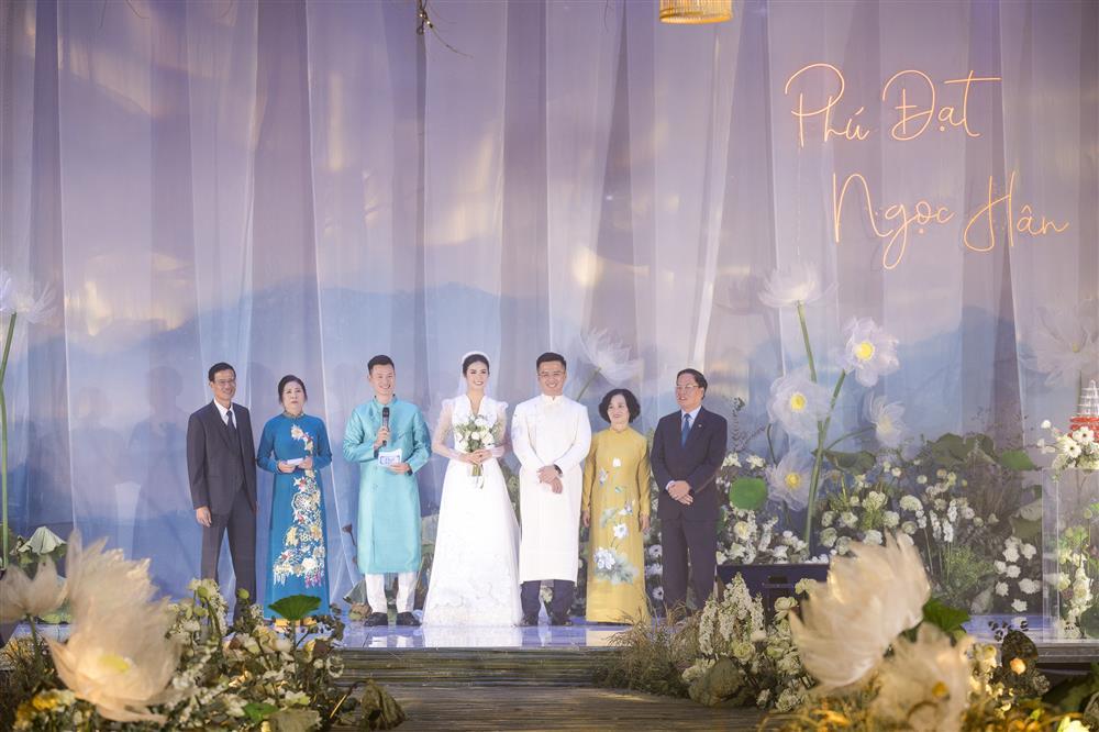 Hoa hậu Ngọc Hân mặc gì trong đám cưới không váy cưới?-4