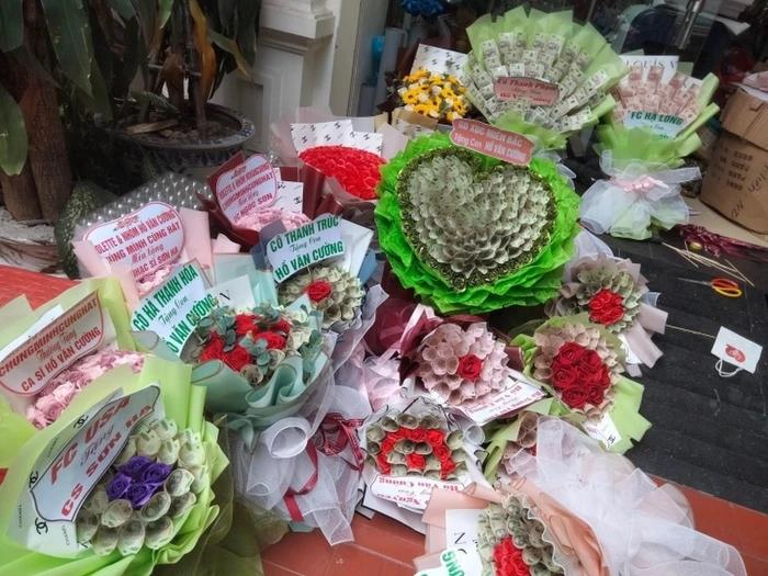 Hồ Văn Cường được khán giả liên tục tặng vàng trên sân khấu, Ngọc Sơn nói gì?-4