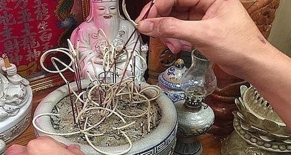 Rút tỉa chân hương ngày nào trong tháng 12 âm lịch là đúng nhất?-1